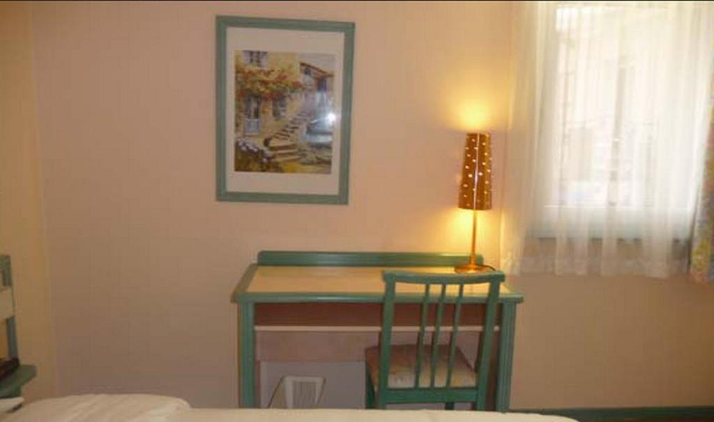 Hotel Le Chatelain Faulquemont Room photo
