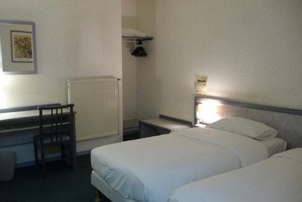 Hotel Le Chatelain Faulquemont Room photo